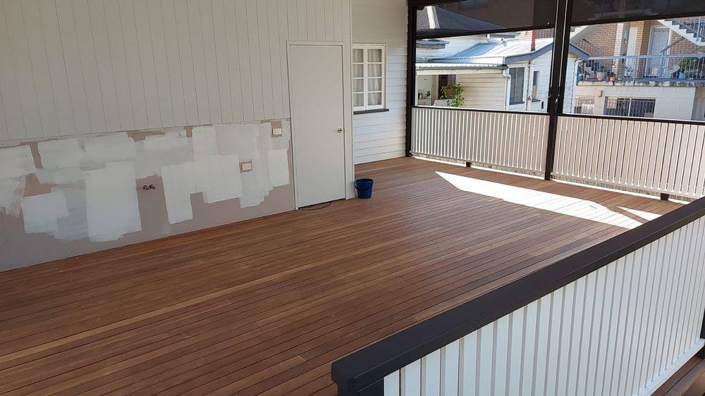 New hardwood deck installed on a Queenslander verandah